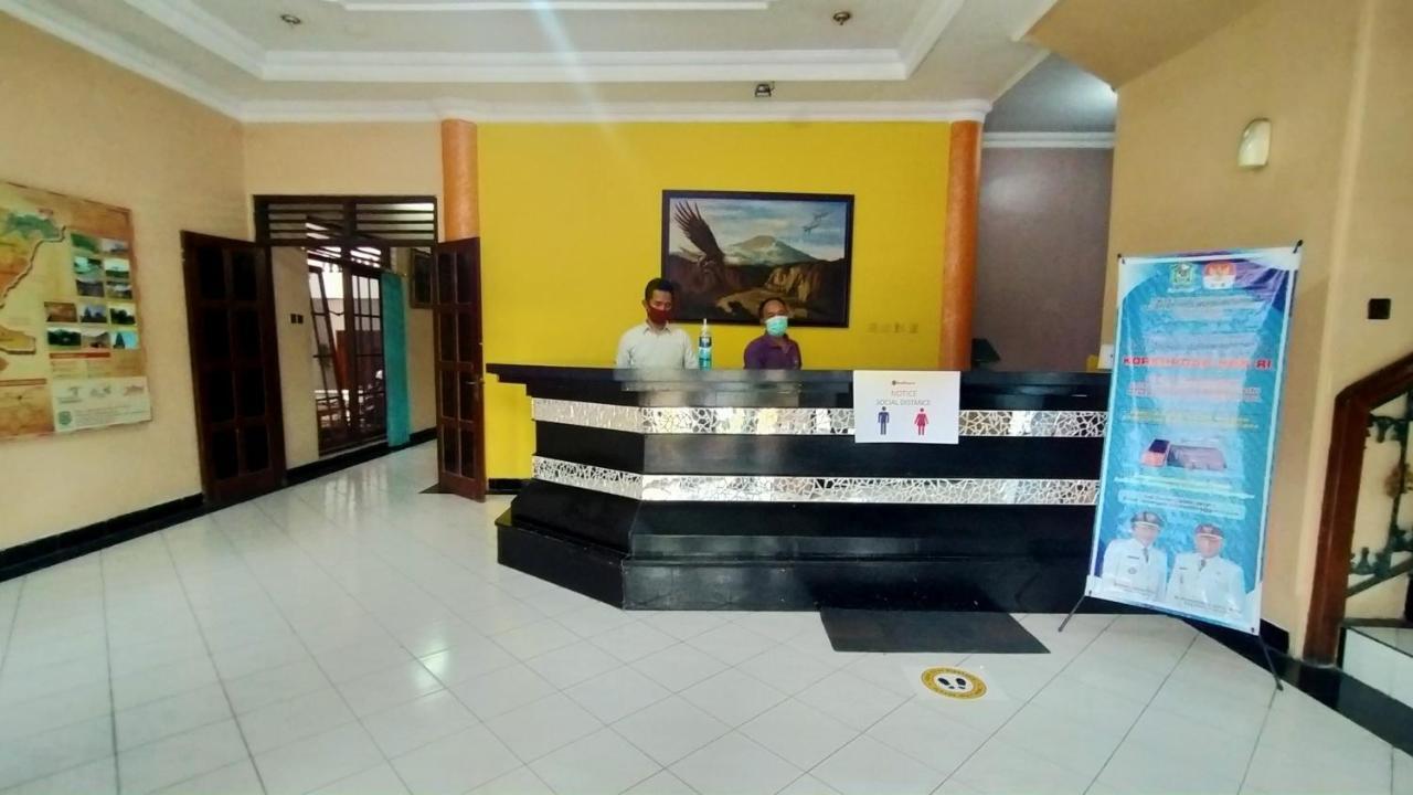 Hotel Garuda near Alun Alun Banjarnegara Wonosobo Bagian luar foto
